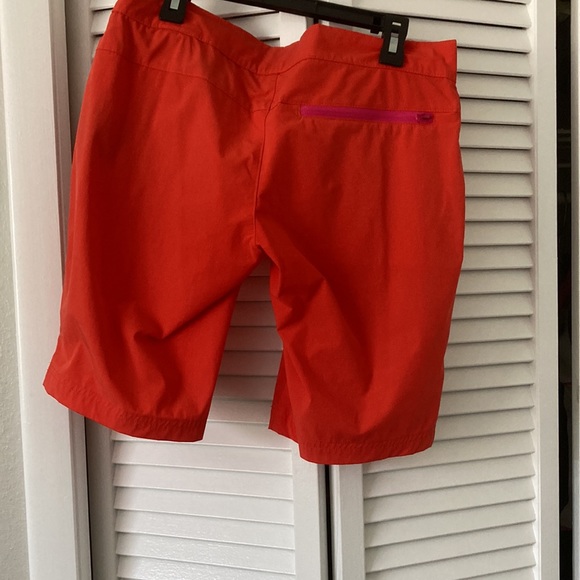 Shorts - Picture 3 of 4